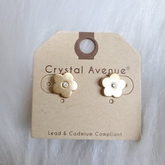 Flower Crystal Stud Earrings - Picture 3 of 4